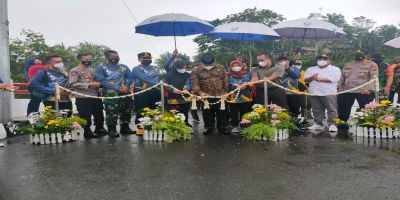 Peresmian jembatan merah putih